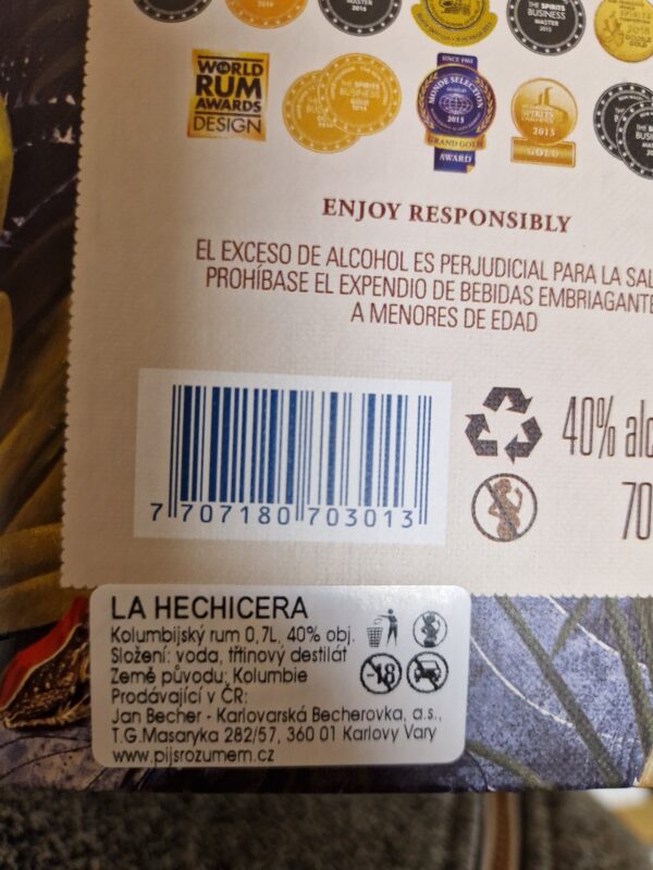 La Hechicera Reserva Familiar 40% 0,7 l (karton) - Image 2
