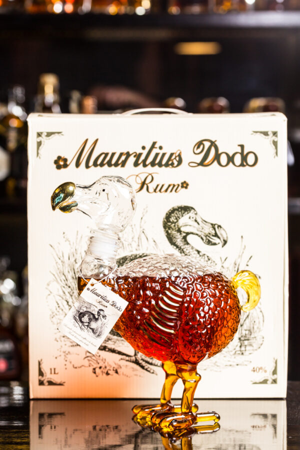 Mauritius Dodo Dark Hand Made Bottle 1,0 l 40% (karton) - Image 3